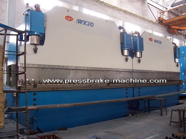 proceso en tándem Oli Line de la hoja del freno Q345 de la prensa del CNC de la dobladora de la tubería de acero de 16m m
