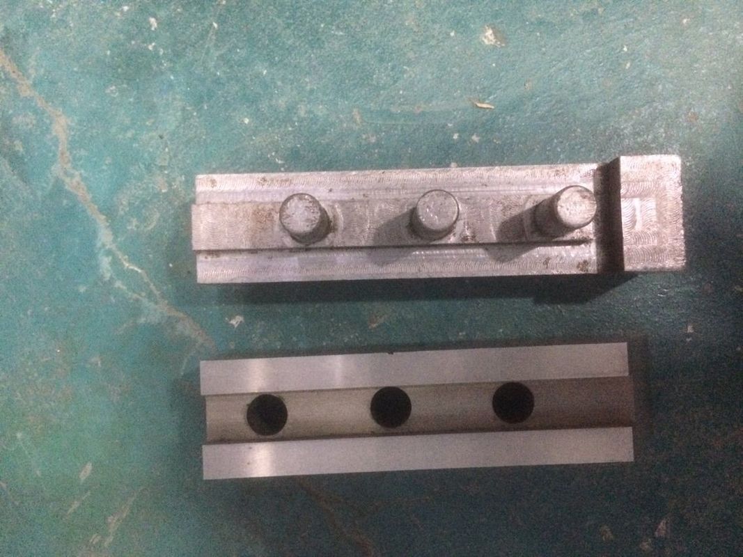 Neumáticos que destrozan el material de las cuchillas DC53 del fragmento de la dureza 60 de las cuchillas D2 del esquileo del metal