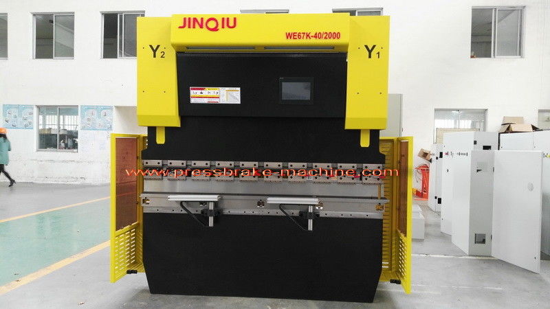 Gabinete de acero/perforación encajonada de la sección de la longitud de la máquina 2000m m del freno de la prensa del CNC