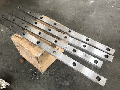 Altas cuchillas del esquileo del metal del acero inoxidable de la dureza 2000m m de largo con cuatro bordes