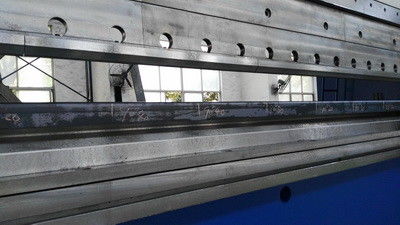 Freno de doblez motorizado eléctrico 10 mm/s de la chapa hidráulica del CNC para poste ligero