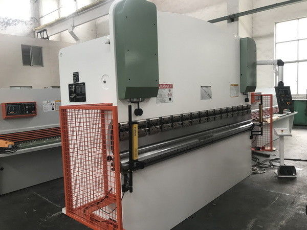 Freno de prensa hidráulico pequeño de 40 t R56 para fabricación industrial
