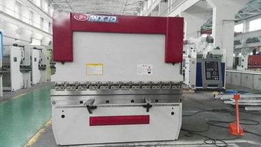 Metal la hoja de doblez de la presión del freno 400kg de la prensa hidráulica del CNC que forma el motor servo