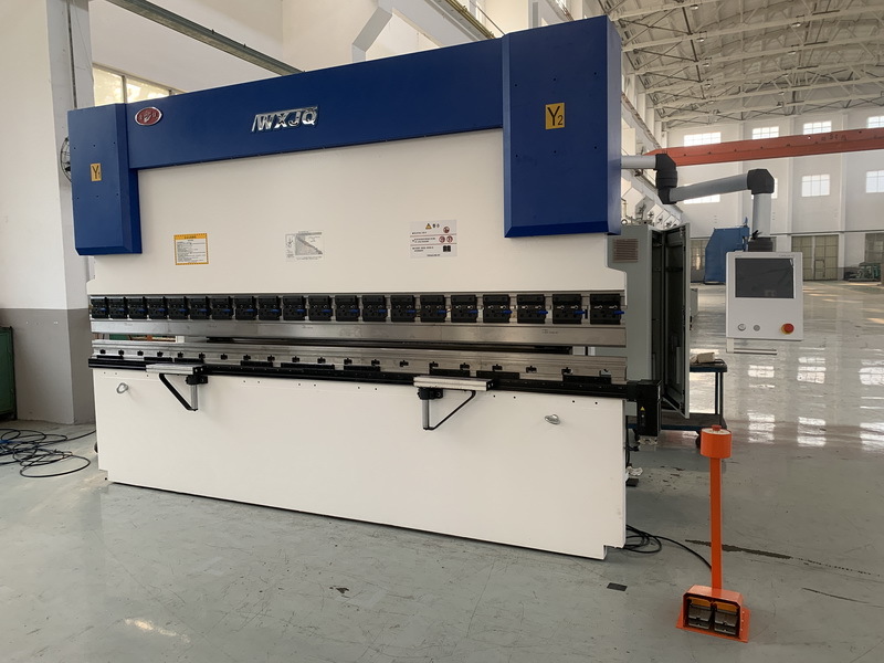 Últimos blogs de la empresa sobre ¿CÓMO se relacionan la Repetibilidad y la Eficiencia en la plegadora CNC 130T?