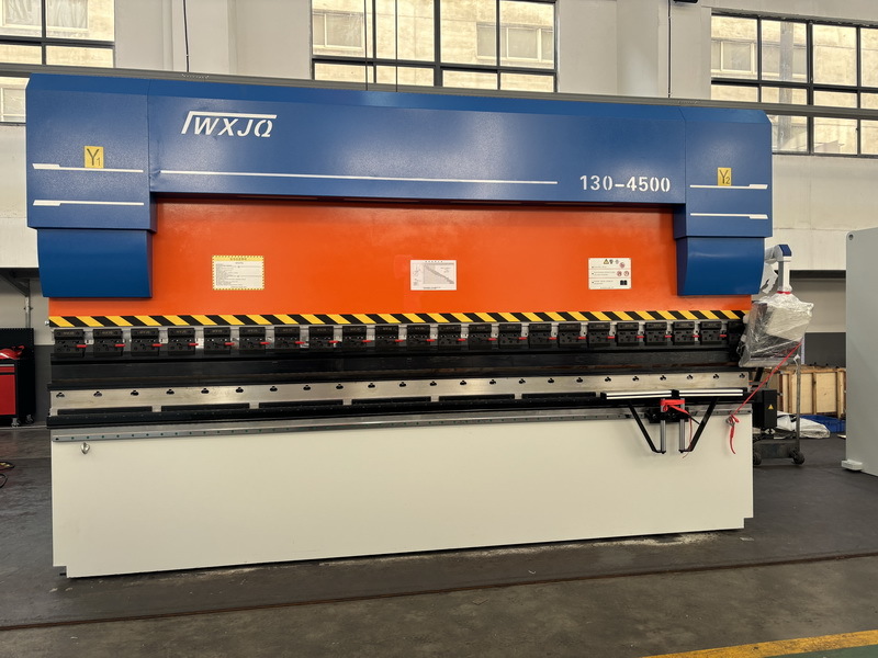 Últimos blogs de la empresa sobre How to Choose the Right Press Brake Machine for Different Sheet Metal Thicknesses and Materials