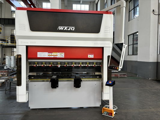 Nuevo tipo 60T CNC Servo Prensa Freno 2m Largura de la mesa de trabajo curva 2,5 mm de acero inoxidable