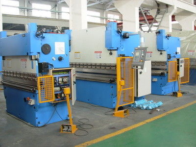 comprar 7000KG Capacidad de carga 5000*2500*3000mm Freno de prensa de chapa de metal con sistema de control PLC para curvar de precisión online manufacture