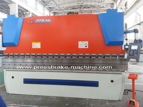 4M Lámina de metal de longitud CNC Prensa hidráulica Tratamiento de frenos Acero de canal tipo C