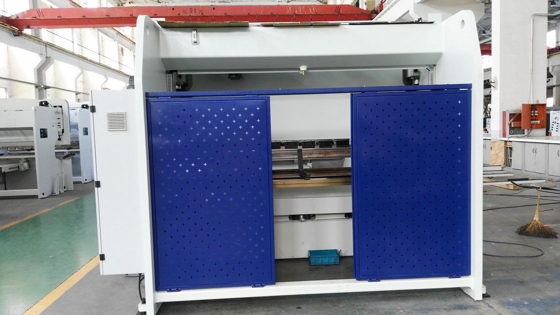 Máquina de freno industrial azul de metal con frecuencia de 50 Hz