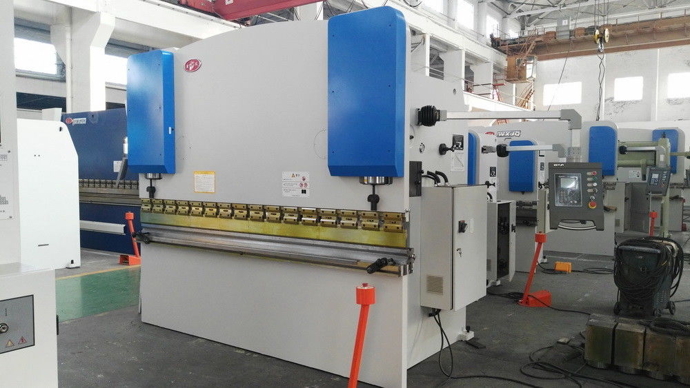 Freno de prensa de metal de hoja de 1250 mm de ancho - ideal para diversas aplicaciones