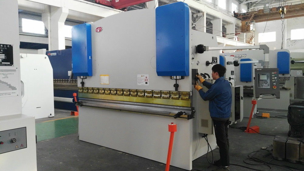 Eficiencia de las hojas de metal Freno de prensa 1250mm ancho