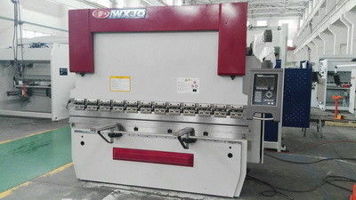 4M Lámina de metal de longitud CNC Prensa hidráulica Tratamiento de frenos Acero de canal tipo C