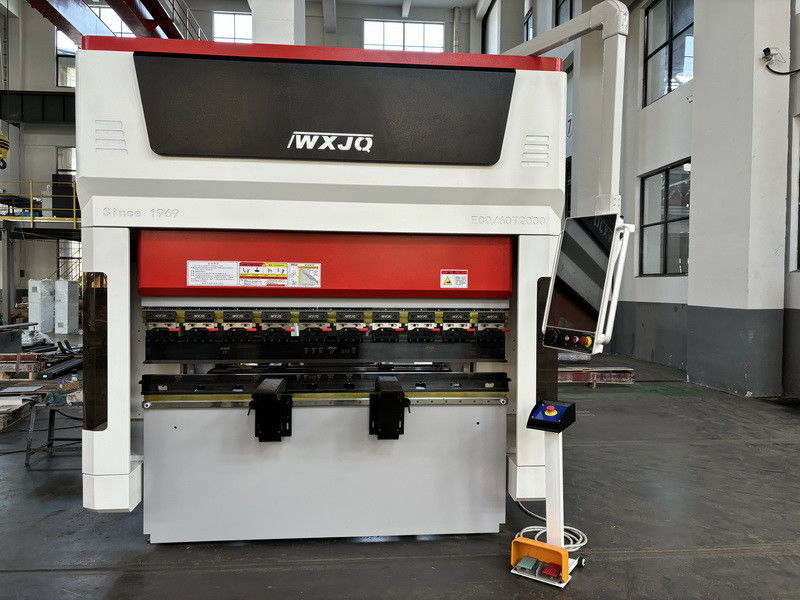 Nuevo tipo 60T CNC Servo Prensa Freno 2m Largura de la mesa de trabajo curva 2,5 mm de acero inoxidable