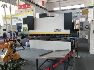Máquina de flexión de frenos de presión hidráulica CNC de acero de placa 130T de hoja de metal de flexión