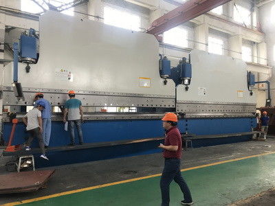 Freno automático de prensa CNC Tandem 3000 toneladas Largo de la mesa 12000mm Doblaje de la hoja 20mm