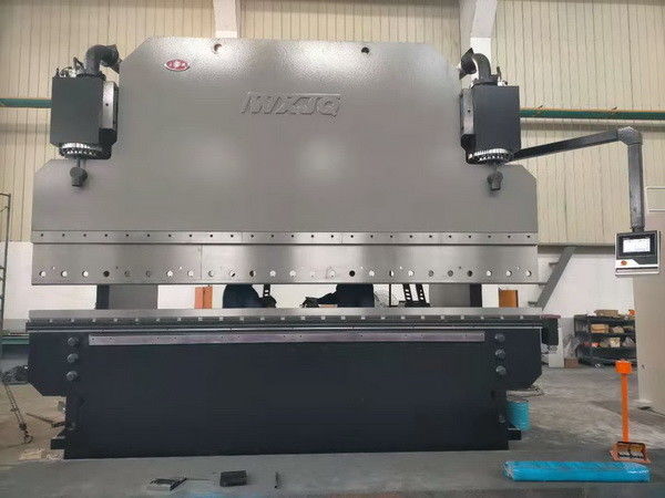 Proceso de la máquina de frenado de presión hidráulica CNC de 1200T Profile de acero de 12m