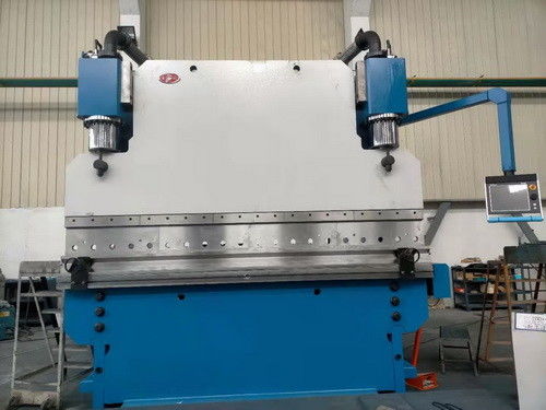 Proceso de la máquina de frenado de presión hidráulica CNC de 1200T Profile de acero de 12m