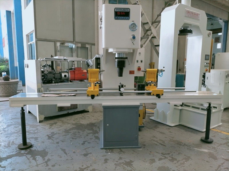 precisión de la máquina manual hidráulica de la prensa de la tubería de acero YD41-40T de los 4m que se endereza alta