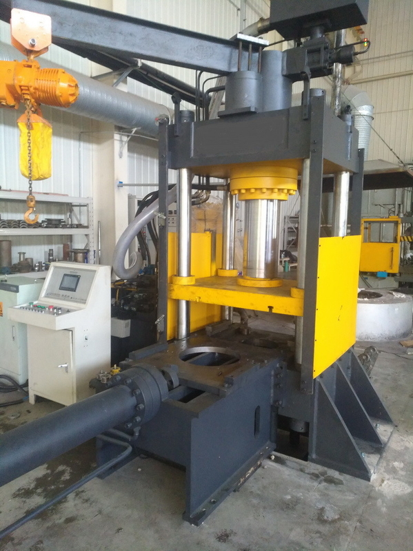 La máquina de fundición a presión a troquel 2000KN de la prensa del rotor vertical del motor de KJY200T moldea la fuerza de fijación con abrazadera