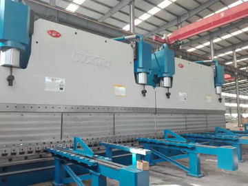 Automático 1300T CNC Tandem Freno de prensa hidráulica 415V/50Hz longitud de flexión 20 metros