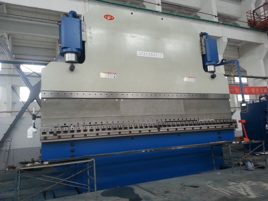 Freno de prensa hidráulico CNC con 400KN Presión máxima 175° Ángulo de flexión máximo y longitud de flexión máxima de 6000 mm para chapa metálica