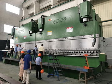 1200 toneladas LVD máquina de frenado de prensa CNC en tándem 100 - 3000 toneladas longitud de la mesa 2 - 12m